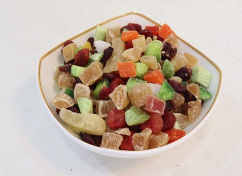 میوه خشک میکس شیرین انتخابی مناسب برای تزئین کیک و دسر