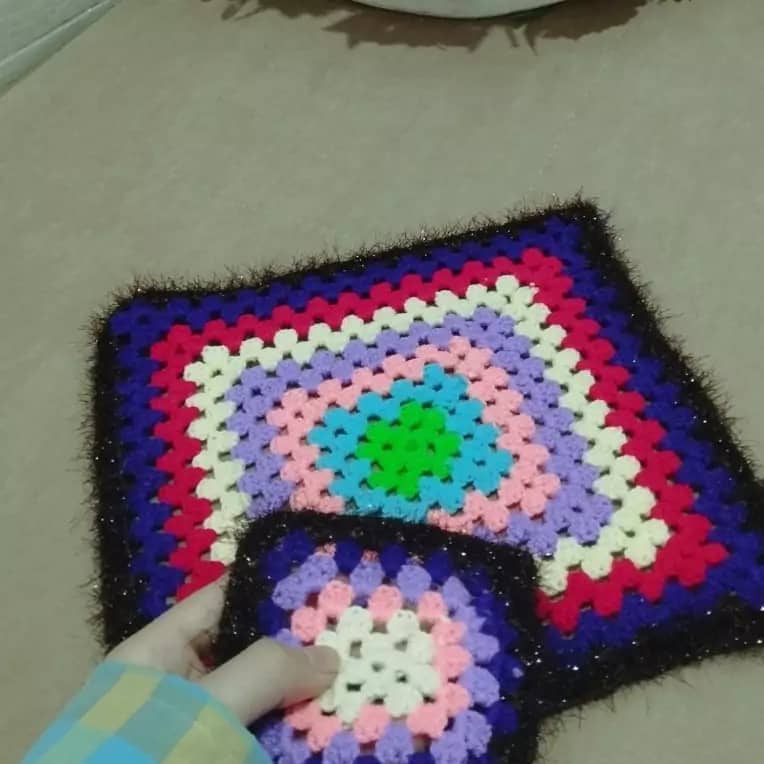 تصویر 1 از سجاده بافتنی سبک‌ وزن با پوشش نرم