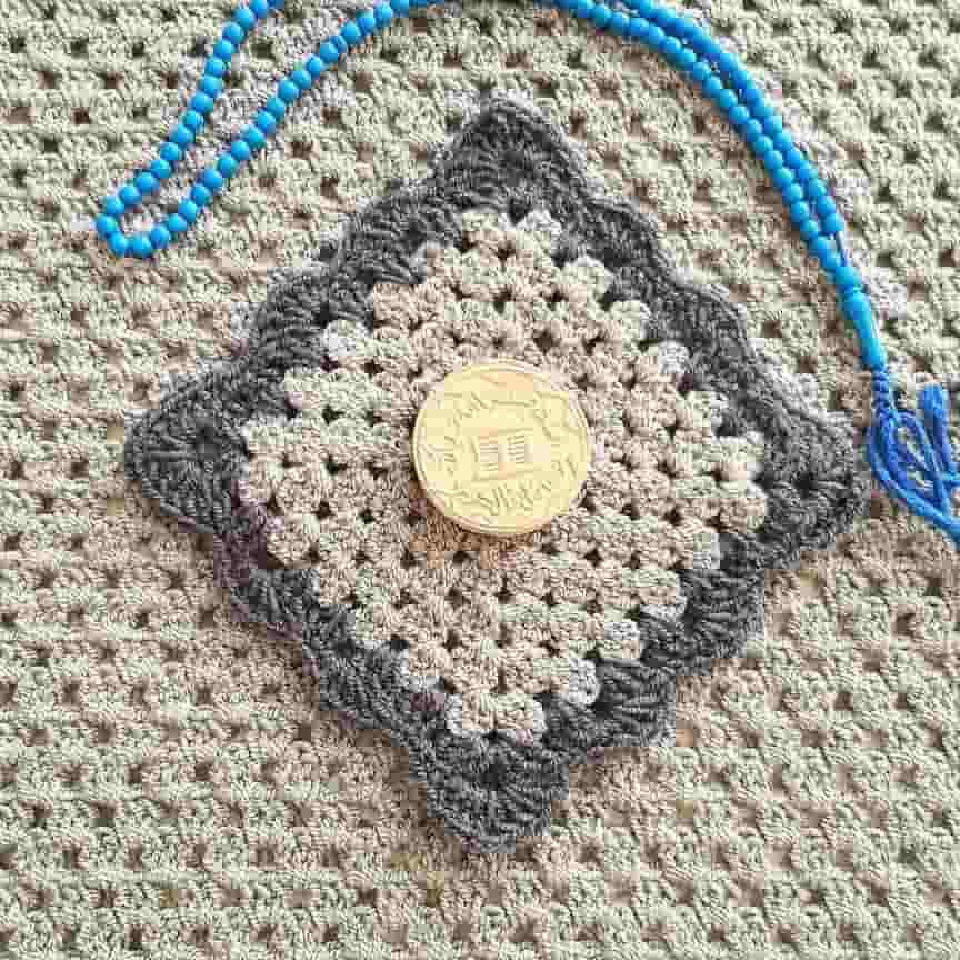 تصویر 3 از سجاده بافتنی سبک‌ وزن با پوشش نرم