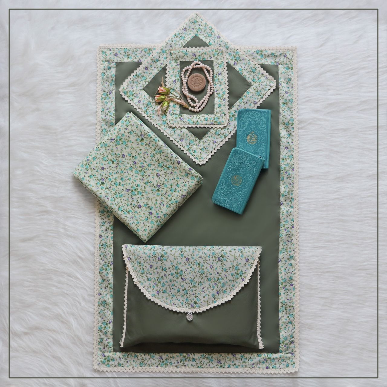 تصویر 1 از جانماز نمدی سبک‌ وزن با طراحی ساده