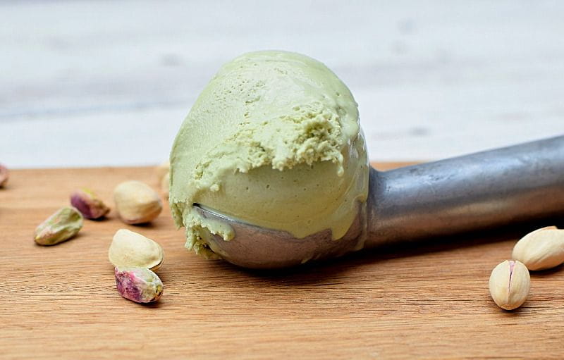 تصویر 4 از بستنی پسته دبل با دو برابر پسته و کرم پسته ای