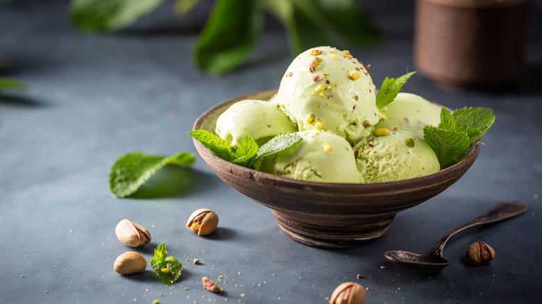 تصویر 3 از بستنی پسته دومینو با پسته طبیعی و بافتی کرمی