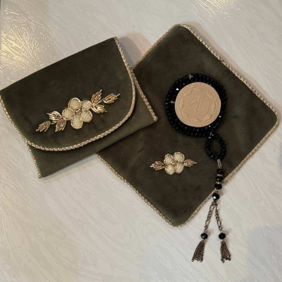 تصویر 4 از جانماز مخمل عروس نفیس با حاشیه تزیینی