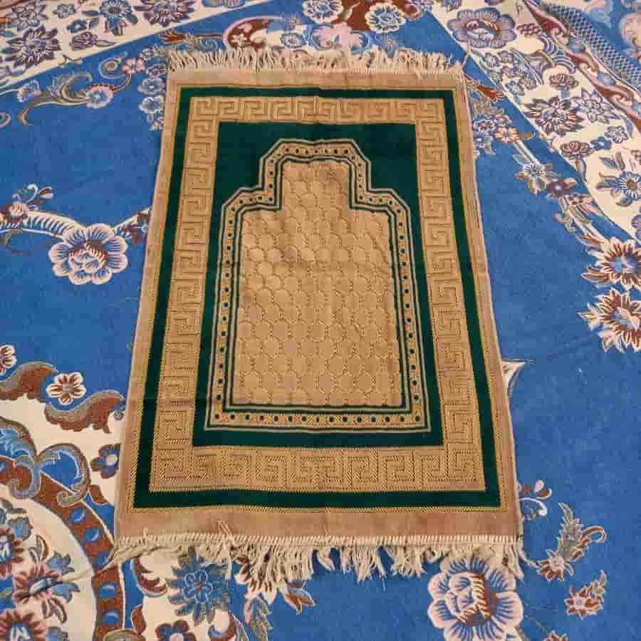 تصویر 3 از جانماز مخمل عروس نفیس با حاشیه تزیینی