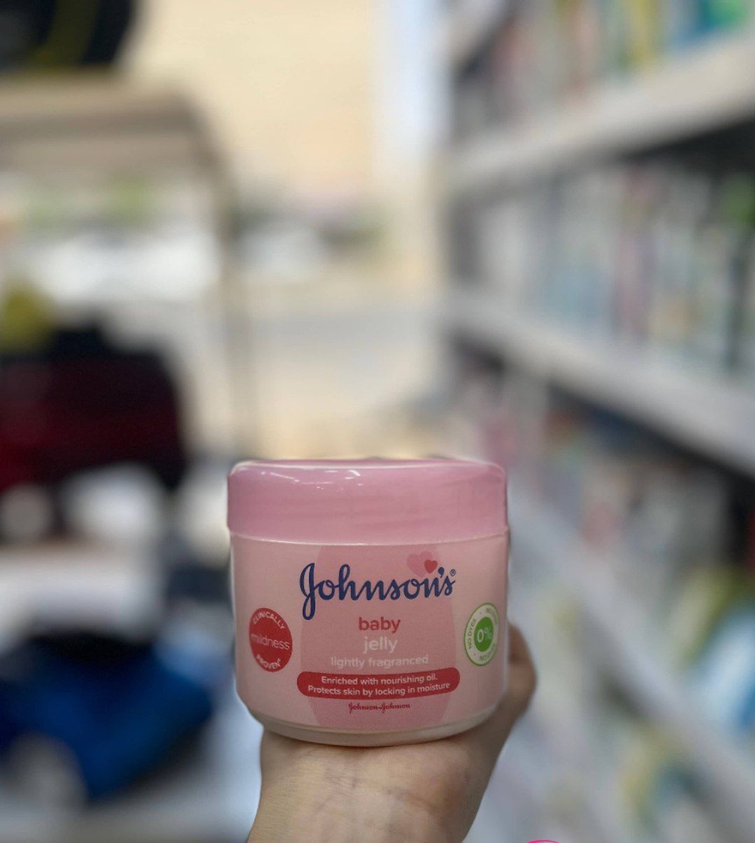 تصویر 3 از وازلین جانسون مراقب پوست کودک بدون بو