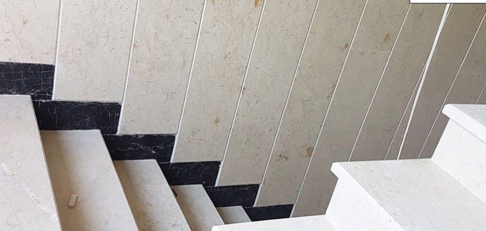 سنگ مرمریت جوشقان مقاومت بالا در برابر لکه و کثیفی