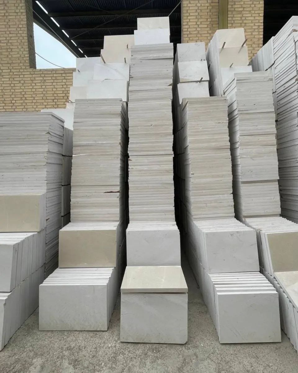 تصویر 3 از سنگ مرمریت جوشقان شهیادی مناسب پروژه های انبوه سازی زیاد