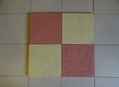 تصویر 2 از موزاییک پلیمری طرح خشتی مناسب فضا های پر تردد