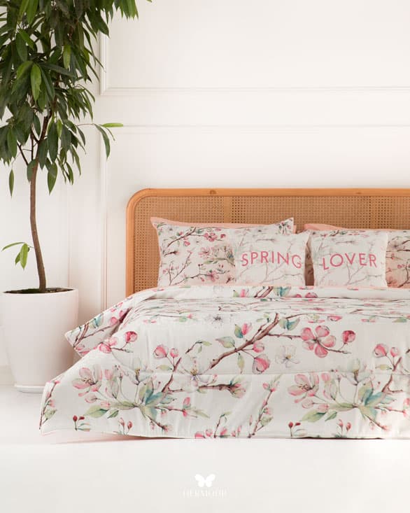 تصویر 3 از روتختی طرح گل دار مناسب اتاق خواب روشن و دلباز