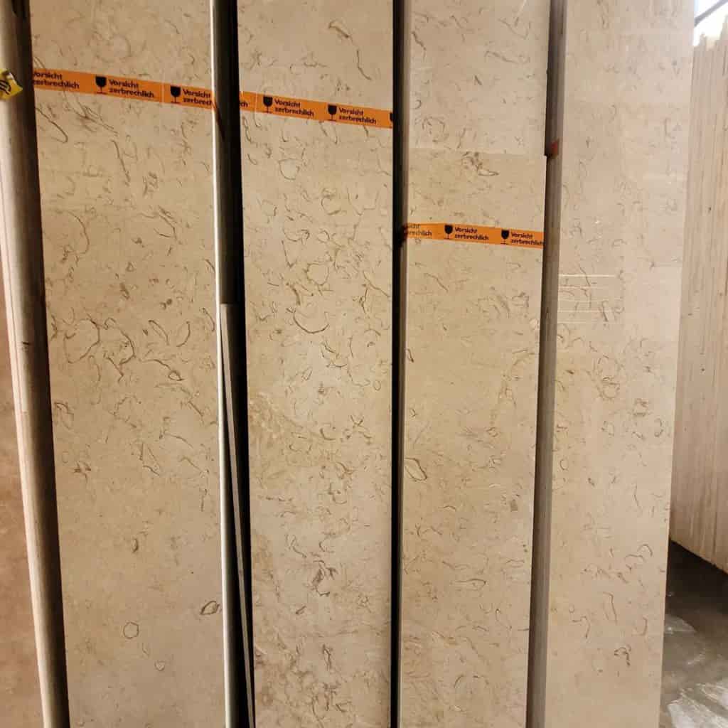 تصویر 4 از سنگ مرمریت یزد برش مربعی برای راهرو ها و فضا های کوچک