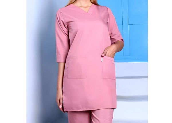 تصویر 4 از گان صورتی مخصوص مراقبت و محافظت با لایه مقاوم