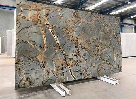 سنگ مرمریت ارومیه با برش مستطیلی برای قاب‌ بندی داخلی