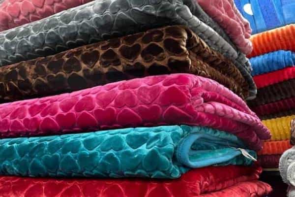 تصویر 3 از پتو روشا قلبی با طرح قلبی ساده و ظریف