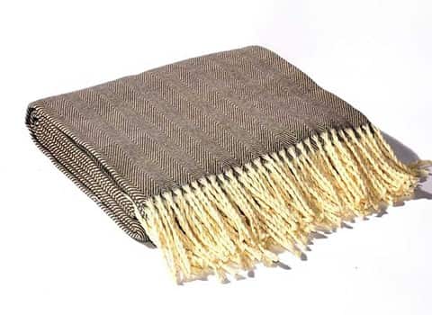 تصویر 3 از پتو هلیا مقاوم در برابر چروک لطیف و سبک