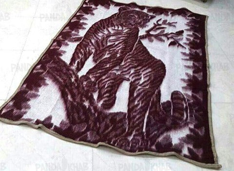 پتو پلنگی قدیمی با الیاف مقاوم و ضخامت متعادل برای استفاده روزانه