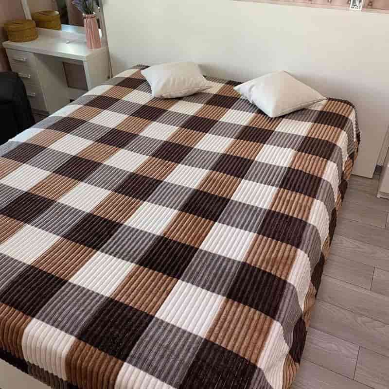 تصویر 2 از پتو مسافرتی چهار خونه سبک و قابل حمل با الیاف سازگار با پوست