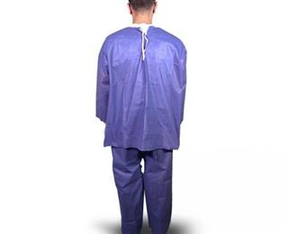 تصویر 3 از گان عمل ساخته شده از پارچه مقاوم با دوخت دقیق برای محیط‌ های جراحی