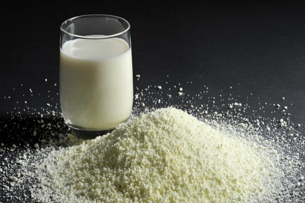 شیر خشک صنعتی با ماندگاری بالا و بسته بندی بهداشتی