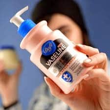 تصویر 1 از وازلین مایع با ترکیب شفاف قابل استفاده موضعی