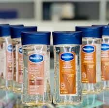 تصویر 2 از وازلین مایع با ترکیب شفاف قابل استفاده موضعی