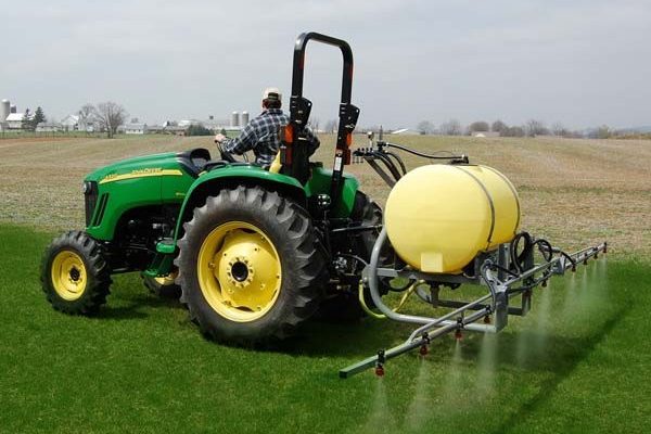 سمپاش پشت تراکتوری بوم دار طراحی مهندسی