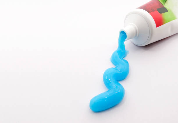 تصویر 4 از خمیر دندان هتلی کوچک با طعم نعنا در بسته بندی تک نفره