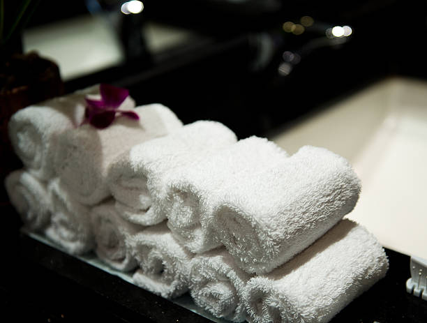 تصویر 4 از حوله کوچک هتلی نخی ضخیم با قدرت جذب بالا