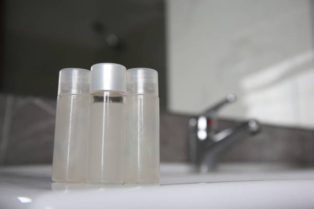 تصویر 2 از شامپو هتلی کوچک در بطری پلاستیکی شفاف مناسب پک های بهداشتی