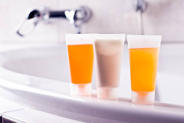 شامپو بدن هتلی ایوان حجم کم مناسب استفاده مسافرتی