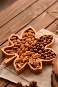 تصویر 3 از آجیل خوری چوبی طرح برگ مناسب میز های پذیرایی کلاسیک