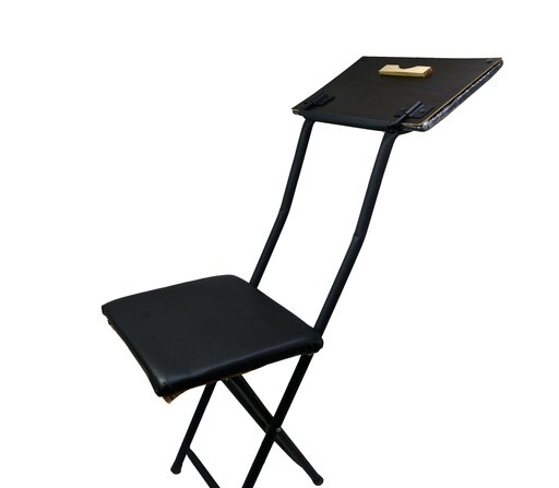 تصویر 4 از صندلی مسافرتی نماز طراحی شده با تکیه‌ گاه مناسب