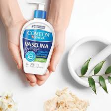 تصویر 2 از وازلین کامان ترکیبی شفاف با نرم‌ کنندگی عالی