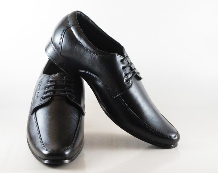 تصویر 3 از کفش چرم بوفالو سیاه مناسب استفاده اداری و رسمی طولانی