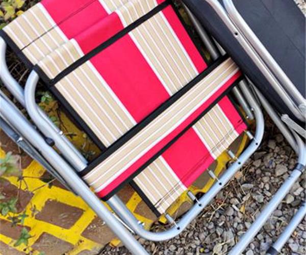 تصویر 1 از صندلی مسافرتی پشت‌ دار با طراحی جمع‌ شونده و پشتی قابل تنظیم