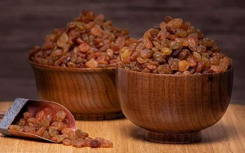 تصویر 3 از کشمش تیزابی فله با بافت نرم و شیرین تازه