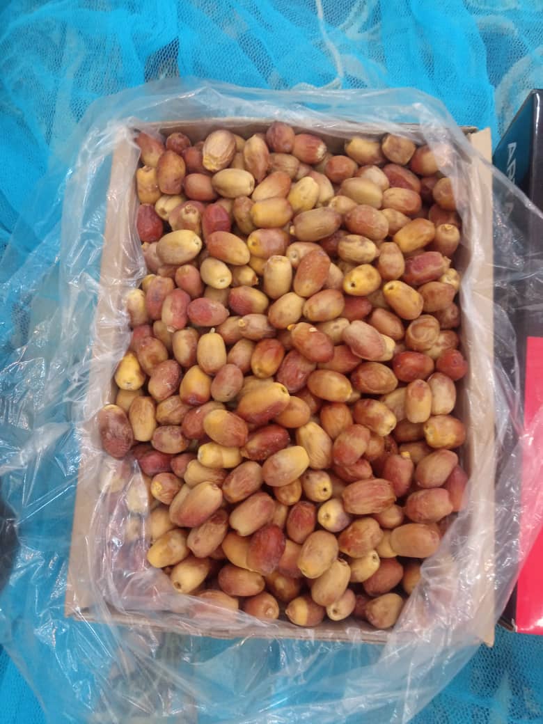 تصویر 3 از قیمت خرما زاهدی تامین استان فارس قیرکارزین