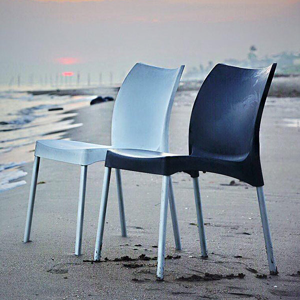 تصویر 3 از صندلی پلاستیکی هارمونی مقاوم در برابر رطوبت و نور خورشید