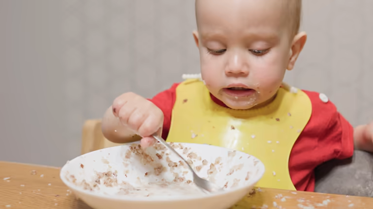 تصویر 5 از سویق برای نوزاد ۸ ماهه با دانه بندی پودری مناسب ترکیب با شیر مادر