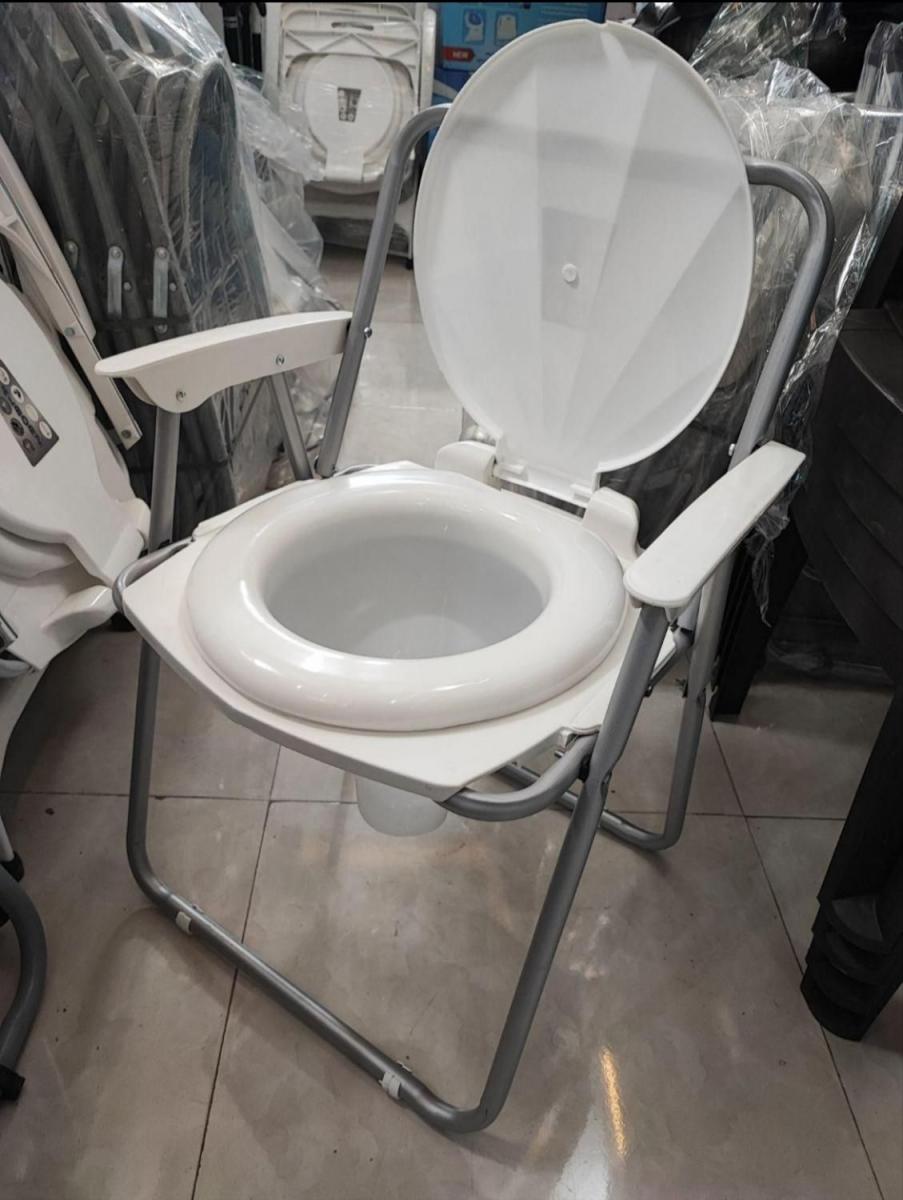 صندلی پلاستیکی توالت فرنگی با پایه ضد لغزش