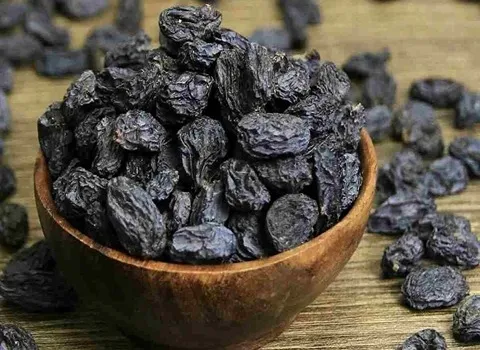 تصویر 3 از کشمش سیاه سردشت با عطر ملایم و دلپذیر