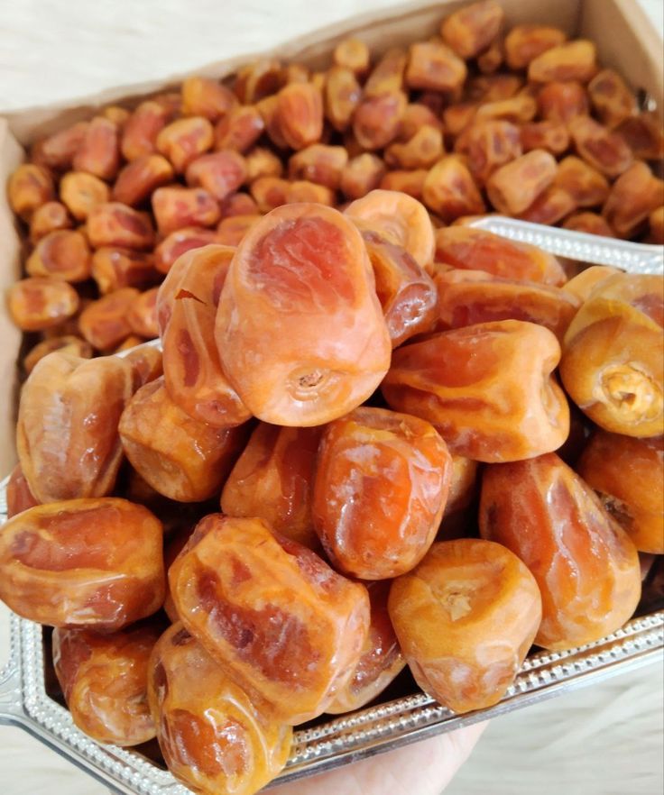 تصویر 1 از خرما زاهدی تامین استان فارس قیرکارزین قیمت مناسب صادرات به کشور آذربایجان ارمنستان ترکیه