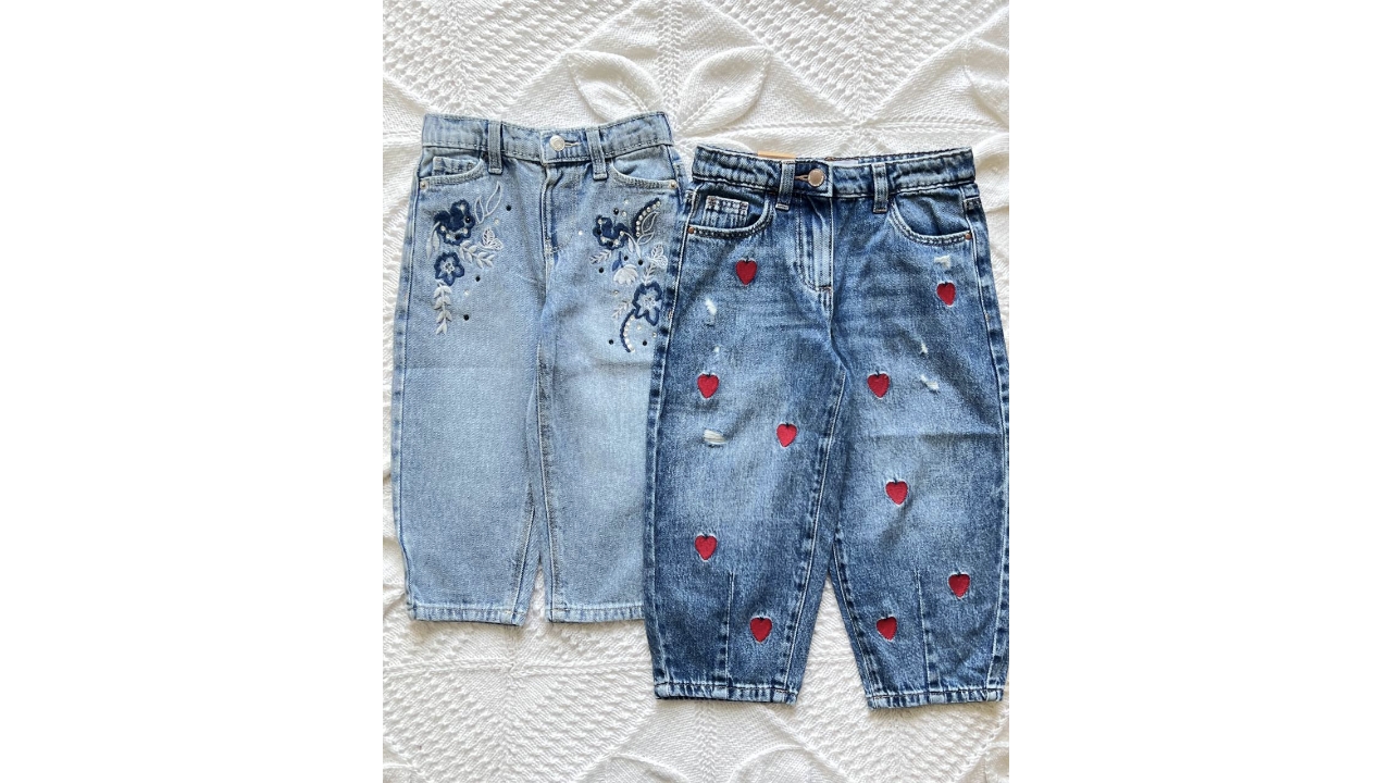 تصویر 4 از شلوار جین گلدوزی شده مناسب استفاده در مهمانی های دوستانه