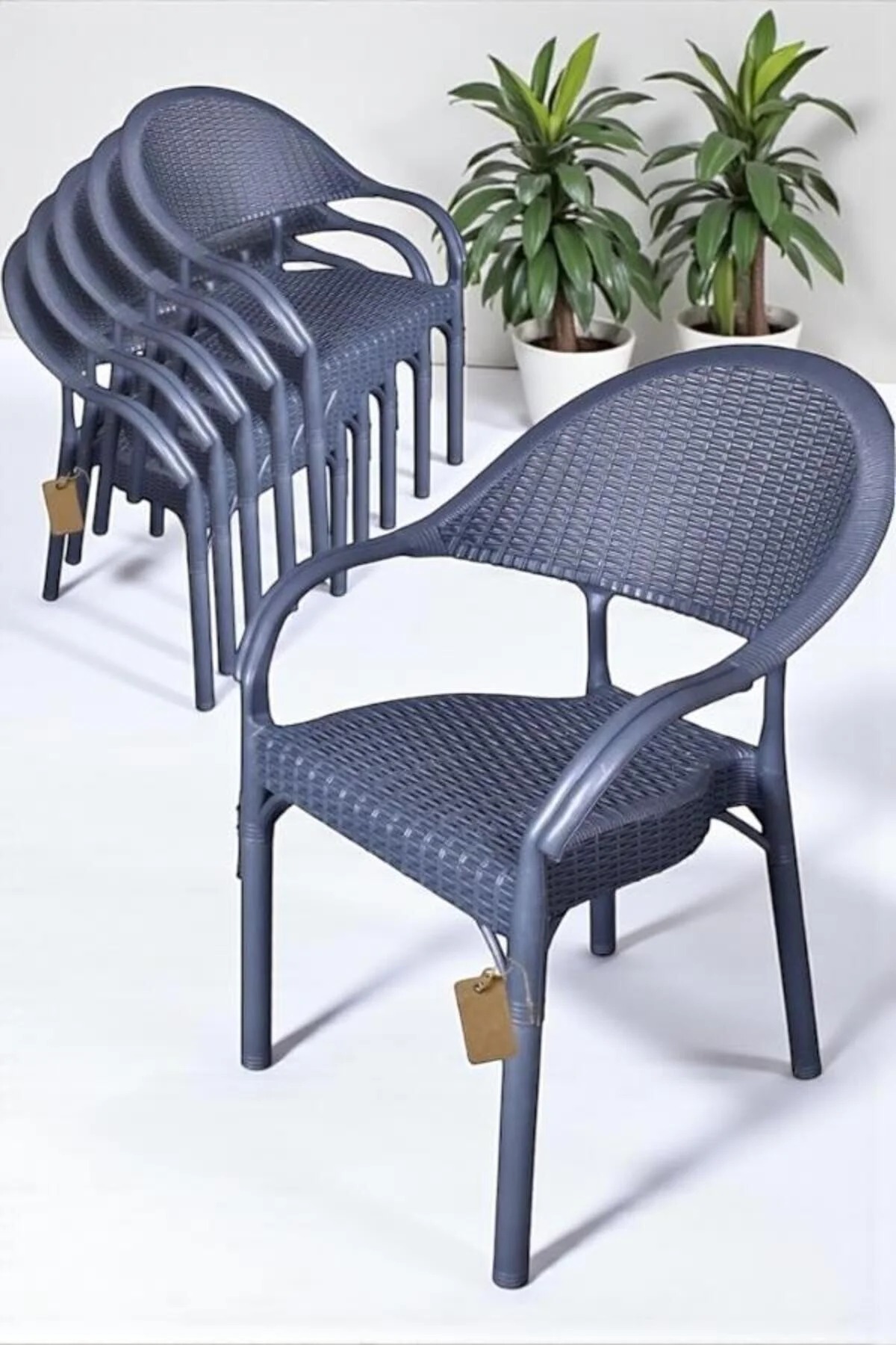 تصویر 2 از صندلی پلاستیکی خاص انتخابی متفاوت و خاص‌ پسند