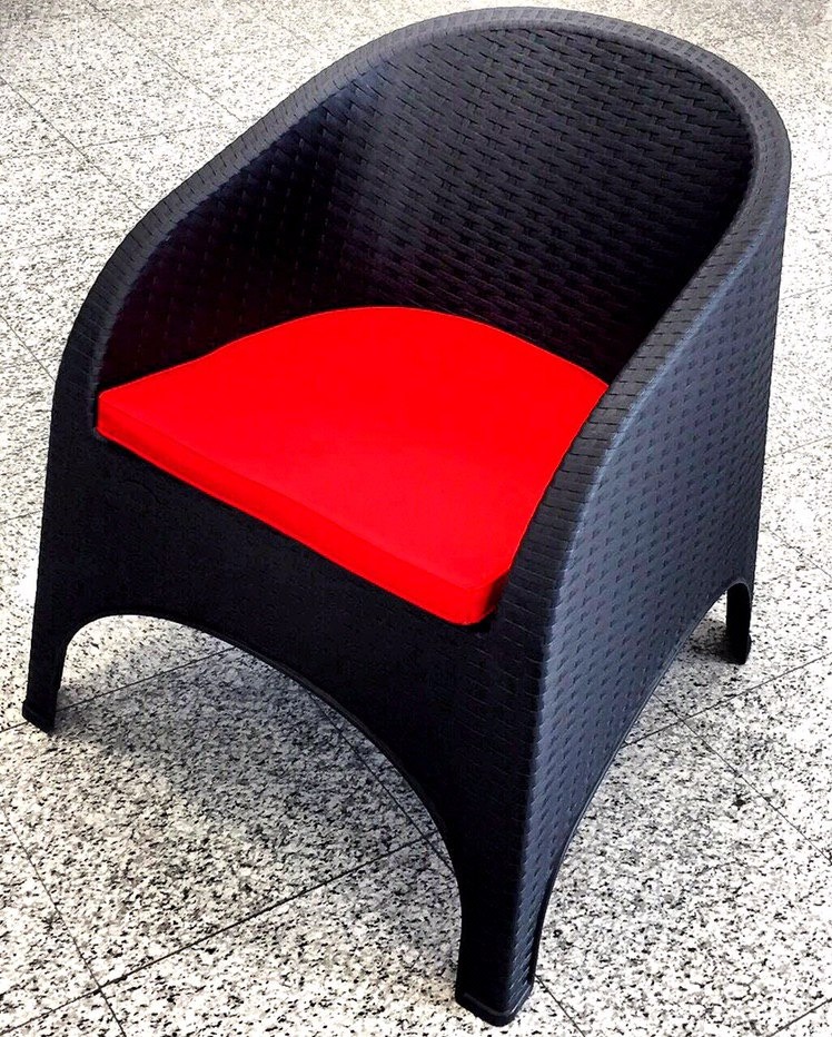 تصویر 3 از صندلی پلاستیکی مبلی مناسب استفاده طولانی‌ مدت