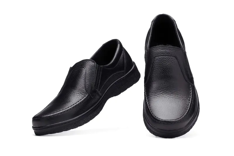 تصویر 4 از کفش مردانه مشکی انتخابی کاربردی برای استایل روزانه