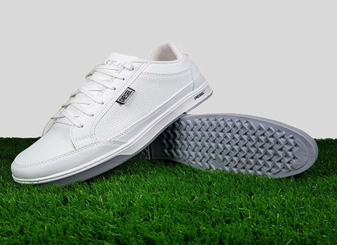 تصویر 3 از کفش مردانه ونس سفید با جزئیات دقیق و فرم شکیل