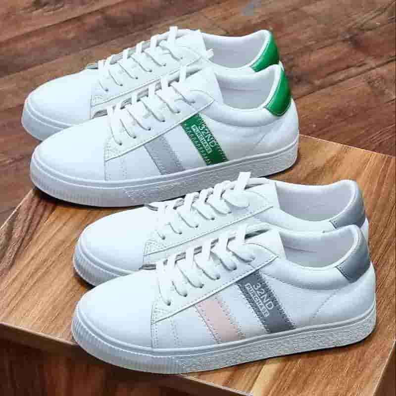 تصویر 4 از کفش مردانه ونس سفید با جزئیات دقیق و فرم شکیل