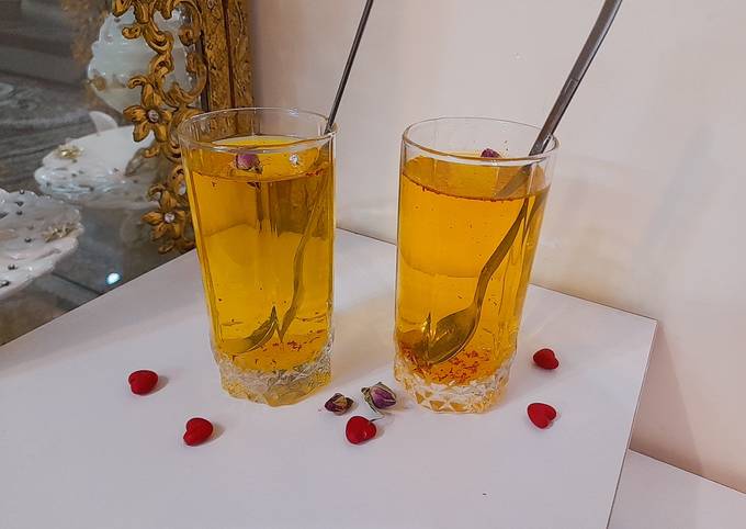 شربت زعفران نادر مخصوص مهمانی با طعم بی نظیر و ترکیبات طبیعی