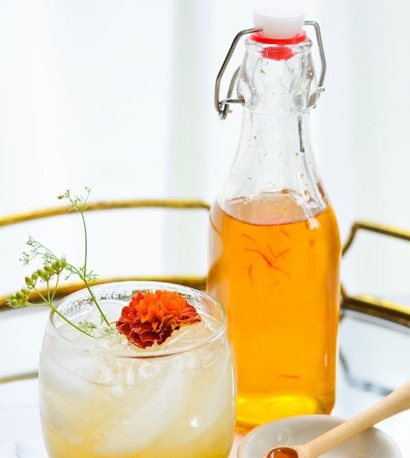 تصویر 3 از شربت زعفران نازگل خوش طعم تهیه شده از زعفران خالص