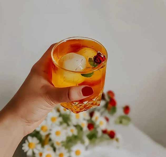 تصویر 5 از شربت زعفران دکتر خیر اندیش با کیفیت و تهیه شده از زعفران اصل